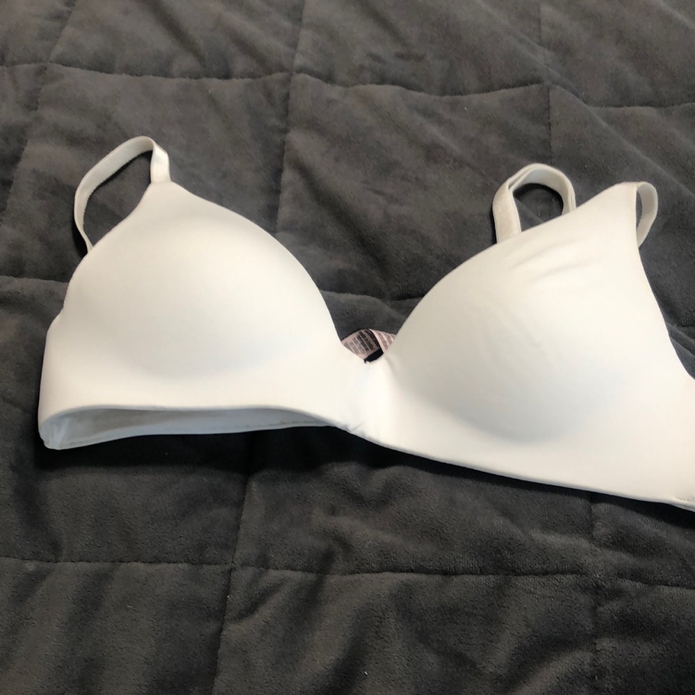 32A victoria secret wireless tshirt bra white